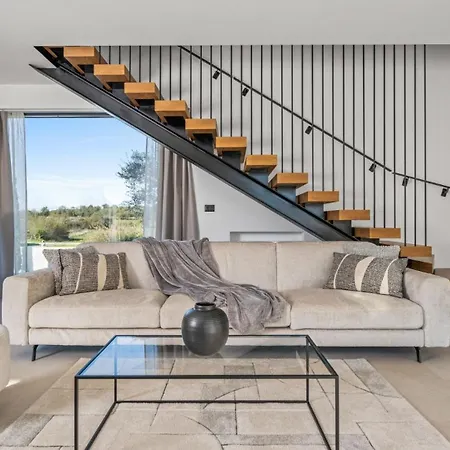 Asmoa By Guide * Višnjan