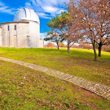 Asmoa By Guide * Višnjan