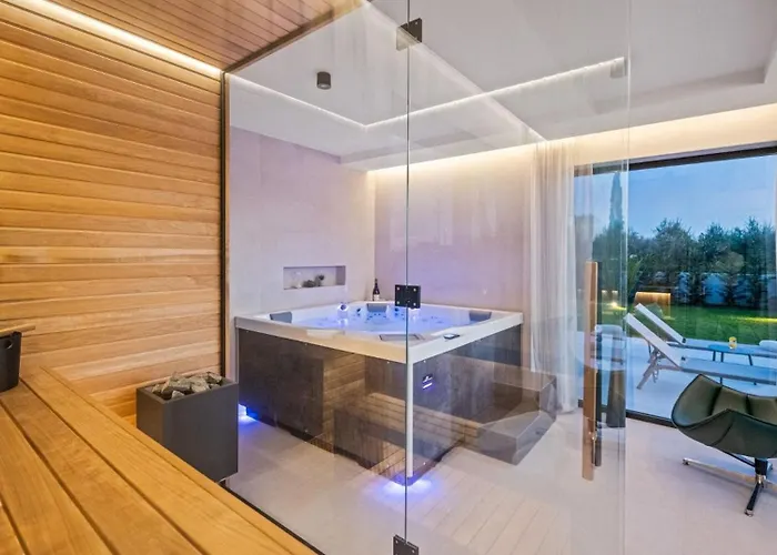 Asmoa By Guide * Visnjan