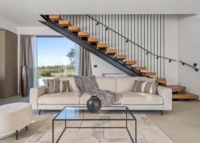 Asmoa By Guide * Visnjan