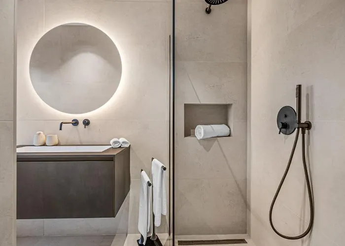 Asmoa By Guide Višnjan